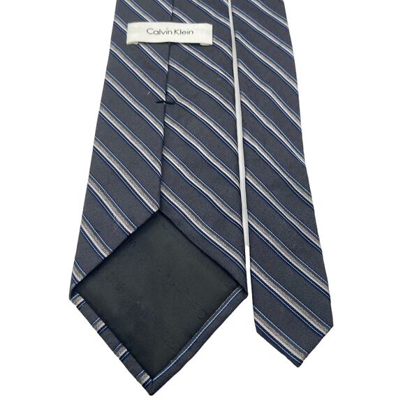 Calvin Klein 100% Silk Men's Repp tie Blue-Black-Silver 61 1/2" by 3 1/2" - Picture 4 of 6